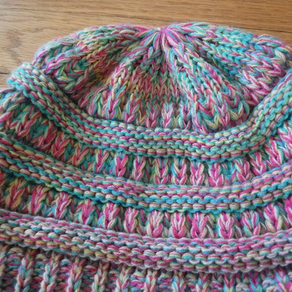 C.C. Kids Knit Winter Hat Beanie Pink Yellow Green - Picture 3 of 5